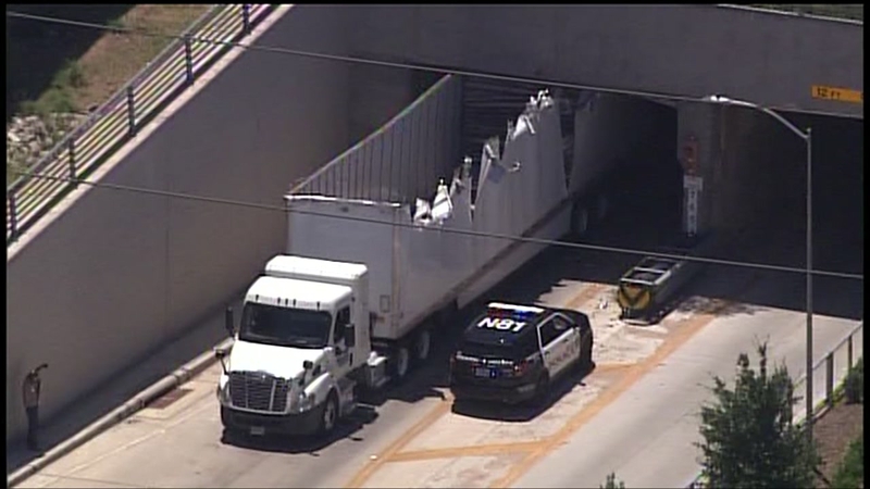 Truck Stuck In Underpass Near Downtown Abc13 Houston Truck Stuck In Underpass Near Downtown Abc13 Houston
